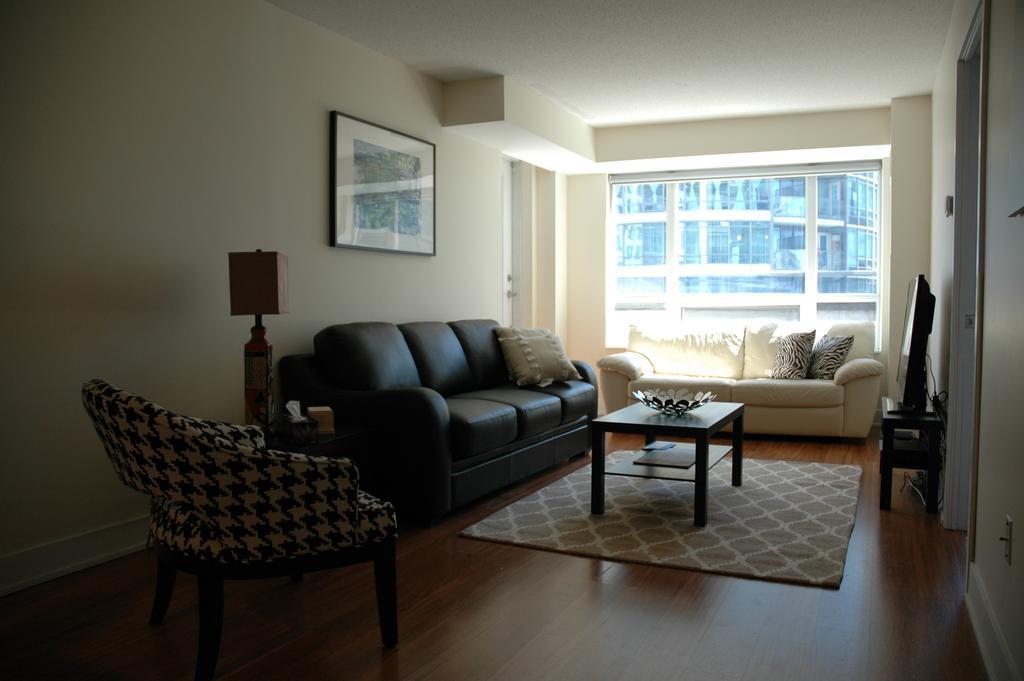 Livingsuites Toronto - 20 Blue Jays Way Eksteriør bilde