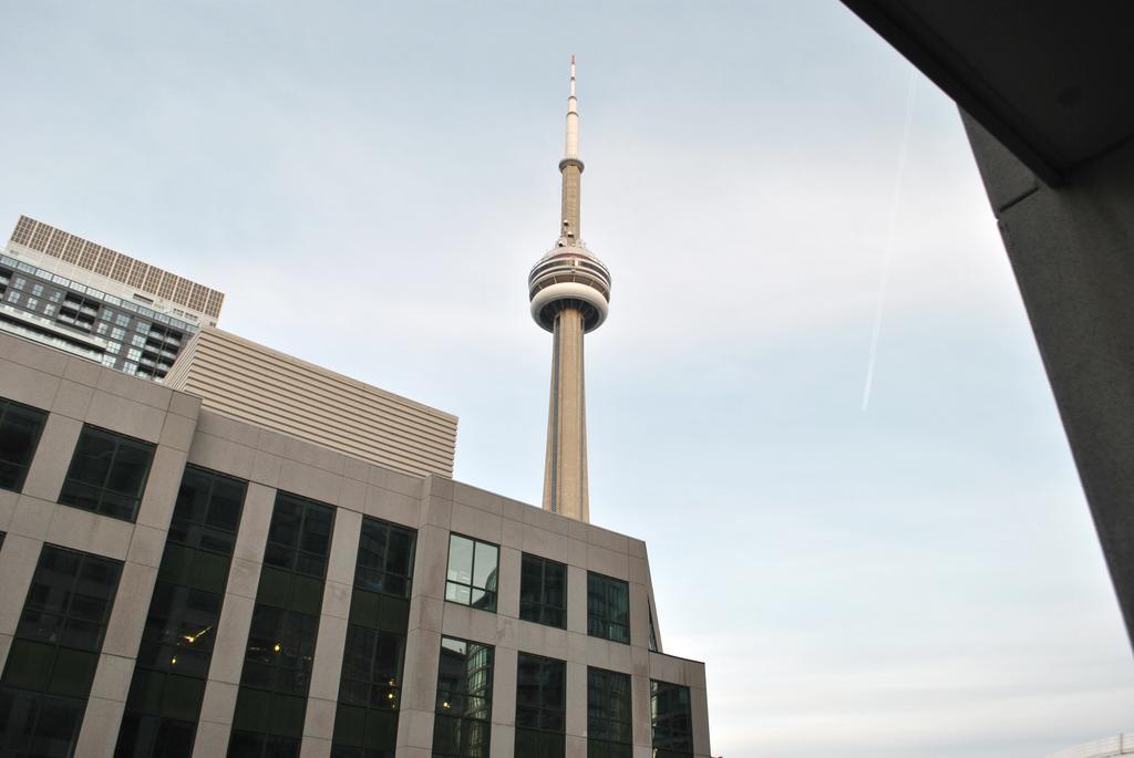 Livingsuites Toronto - 20 Blue Jays Way Eksteriør bilde