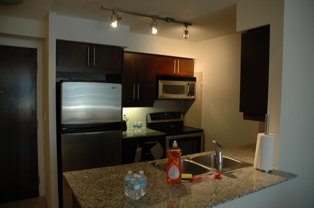 Livingsuites Toronto - 20 Blue Jays Way Eksteriør bilde